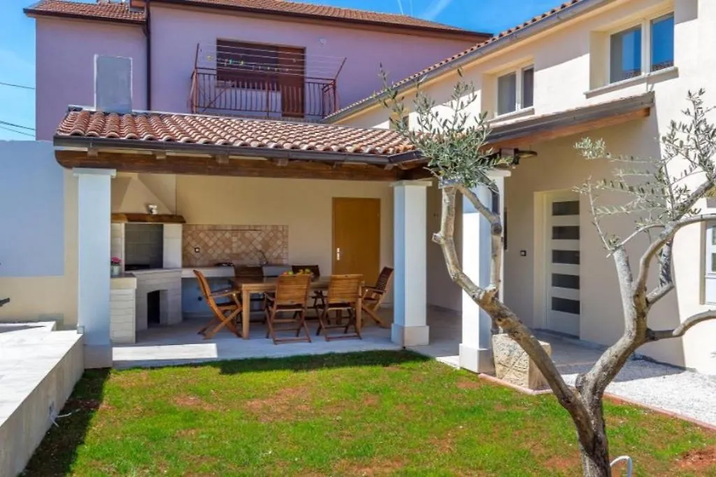 Wunderschoene Villa Mit Privatem Pool, Klima, Wlan Valtura Croatia